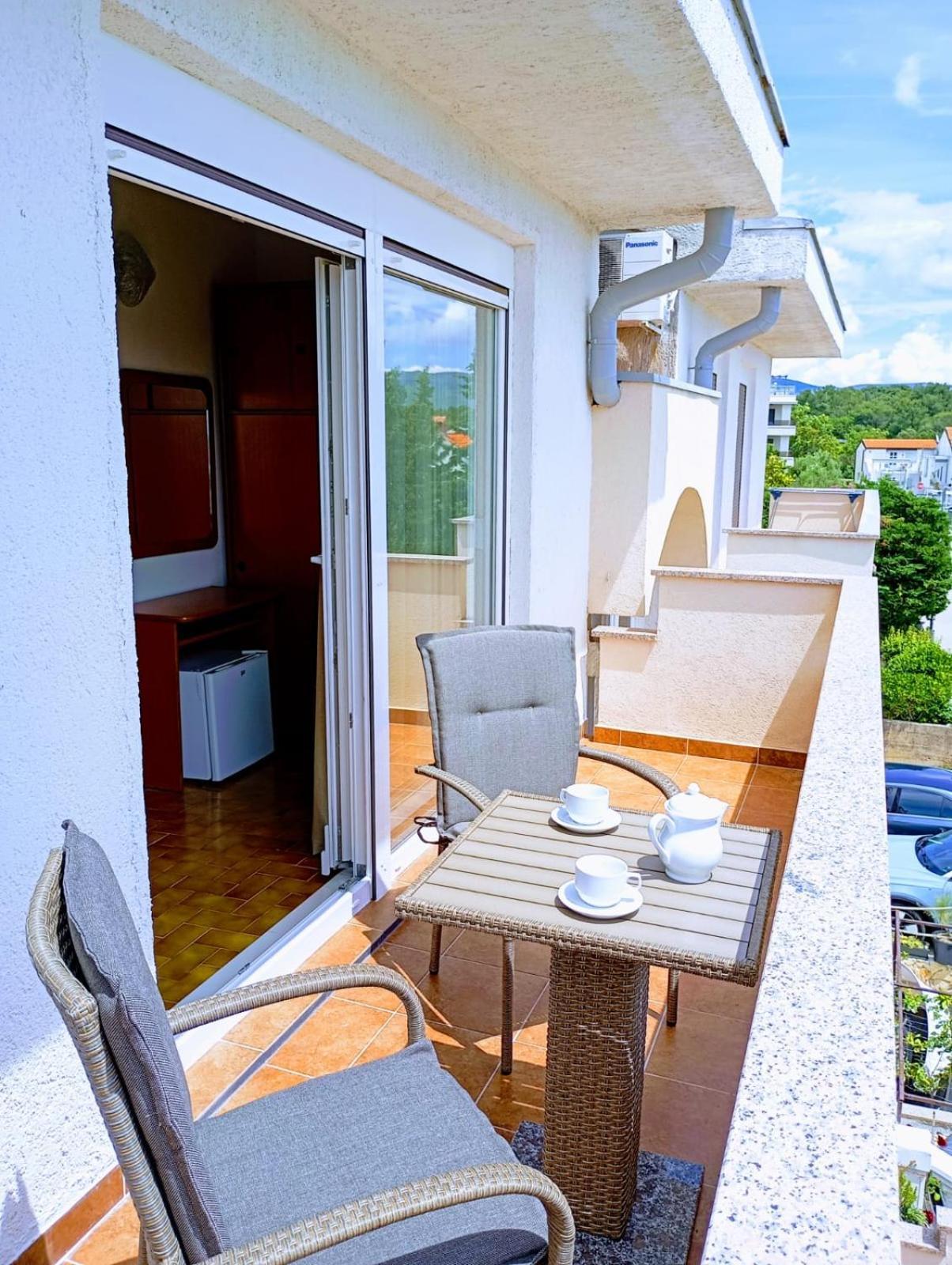 Rooms Helena Krk Town Dış mekan fotoğraf